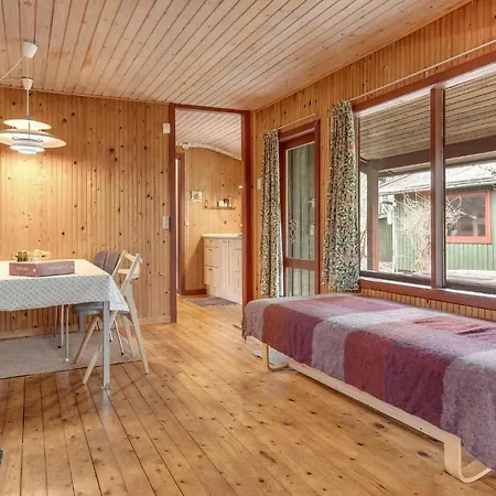 2 Bedroom Amazing In Holiday home